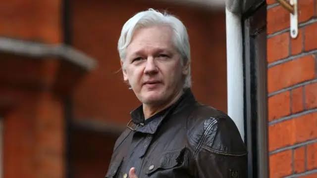Julian Assange Serbest Bırakıldı, Avustralya’ya Dönüyor
