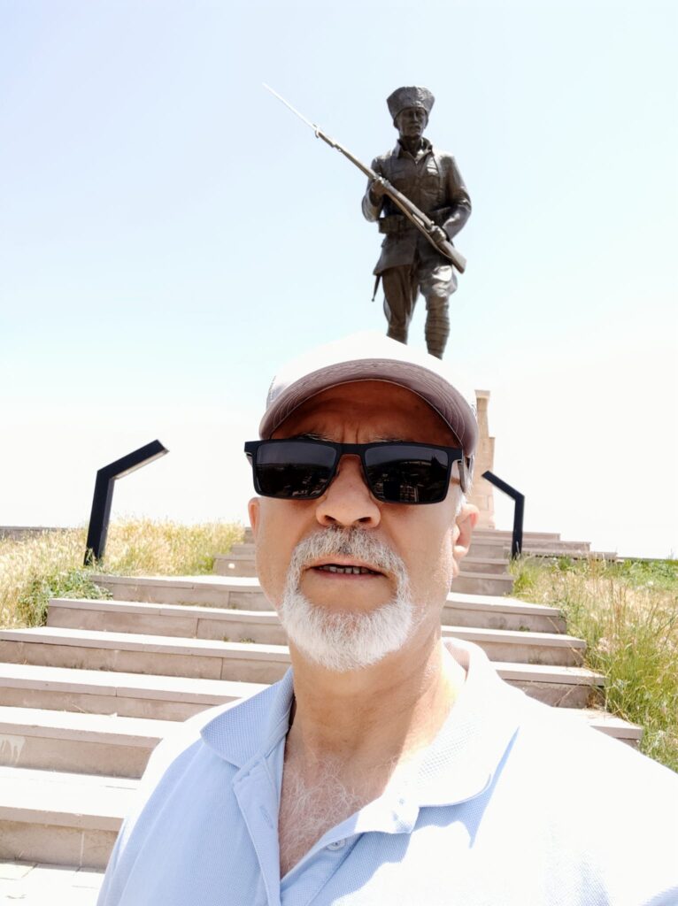 Liberal Parti Genel Başkanı Zübeyir Gülabi Dumlupınar Şehitliğini Ziyaret Etti