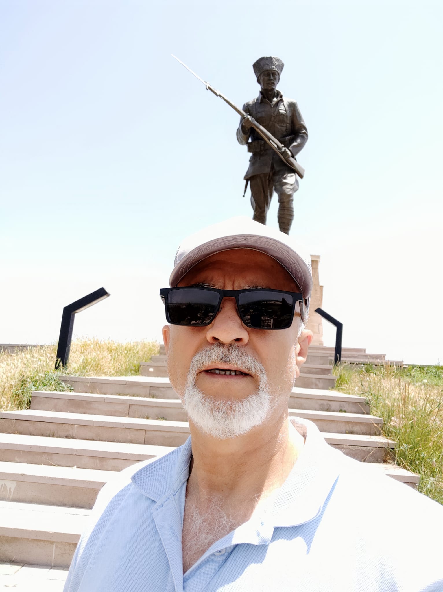 Liberal Parti Genel Başkanı Zübeyir Gülabi Dumlupınar Şehitliğini Ziyaret Etti