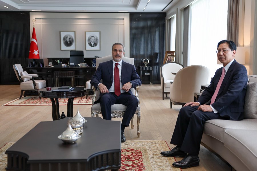 Dışişleri Bakanı Hakan Fidan, Çin Büyükelçisi Liu Shaobin’i Kabul Etti