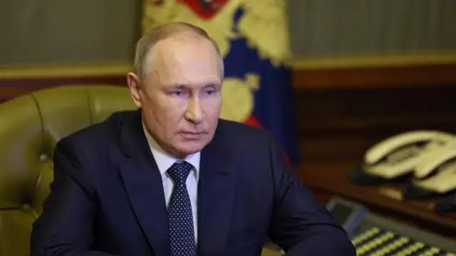 Putin’den Ukrayna’ya Uyarı: “Uzun Menzilli Silahlarla Saldırı Durumunda NATO ile Savaş Haline Geçeceğiz”