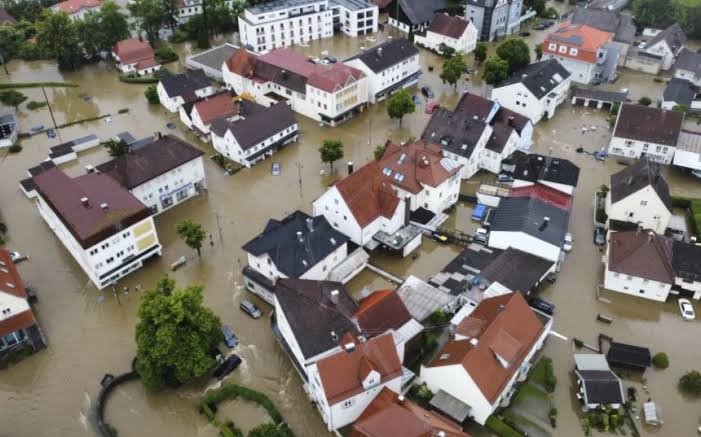Avrupa’yı Vuran Şiddetli Yağışlar Can Aldı