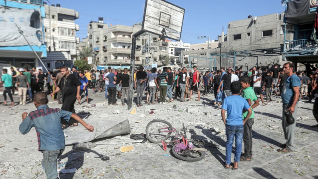 İsrail’in Gazze’deki BM Okuluna Düzenlediği Saldırıda 18 Kişi Hayatını Kaybetti