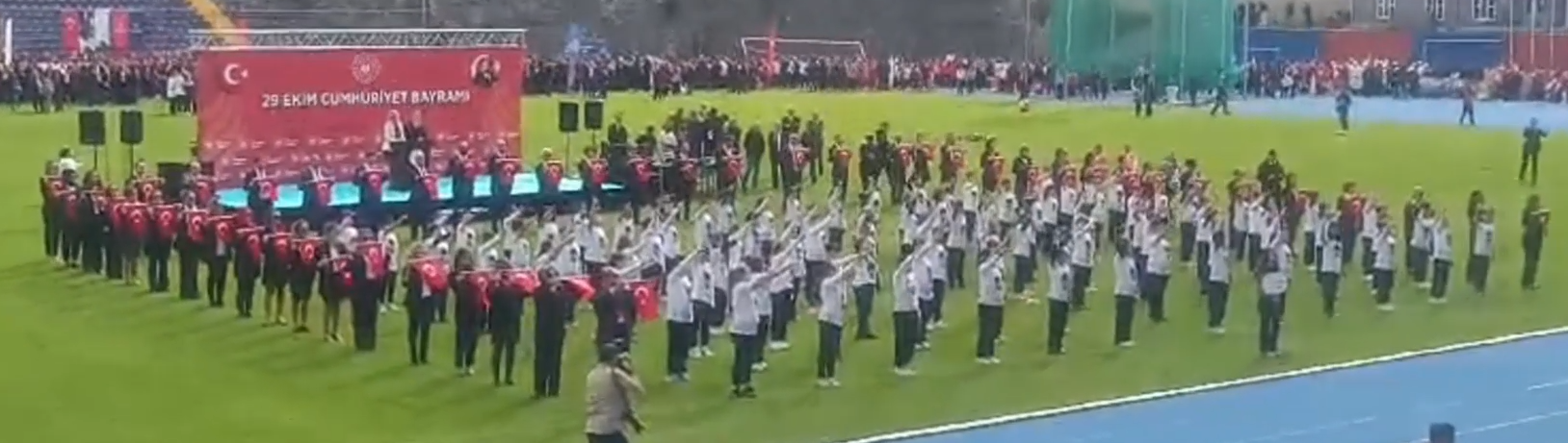 Tüm Yurtta 29 Ekim Cumhuriyet Bayramı Coşkusu Yaşandı: Zonguldak’ta Polis ve Komandolardan Nefes Kesen Geçiş Töreni