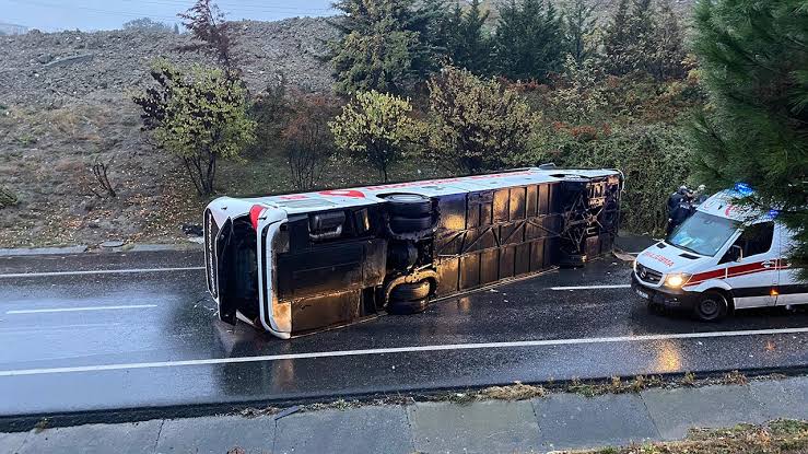 Esenler’de Otobüs Kazası: 2 Ölü, 18 Yaralı
