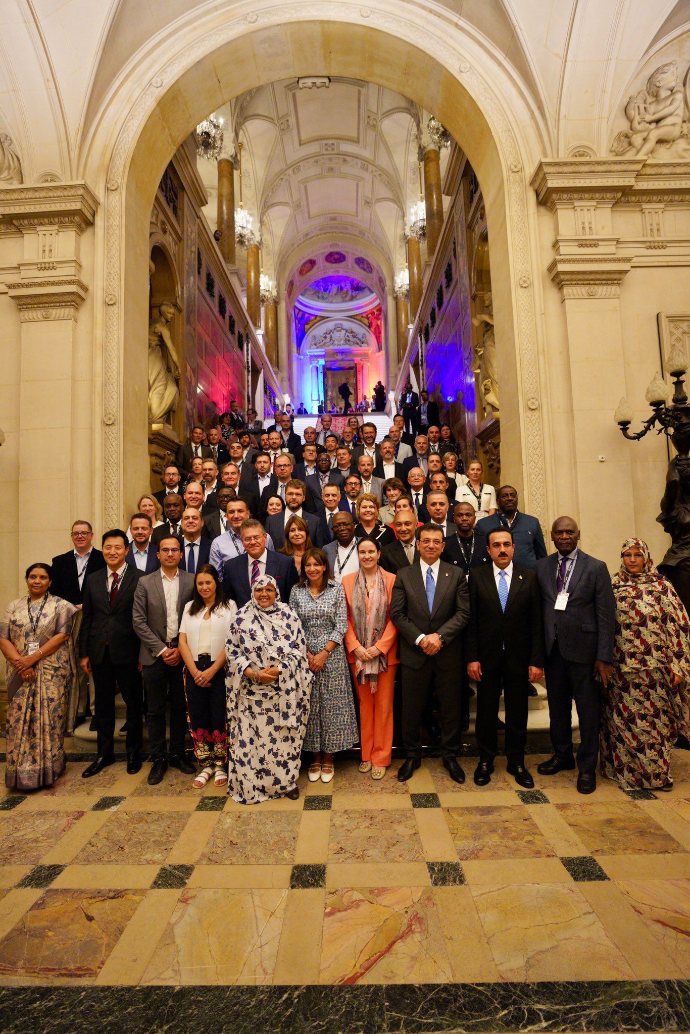 İstanbul’da Bölgesel Barış İçin Tarihi Buluşma