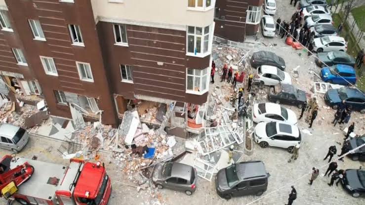 Beylikdüzü’nde Doğal Gaz Patlaması: 1 Ölü, 3 Yaralı