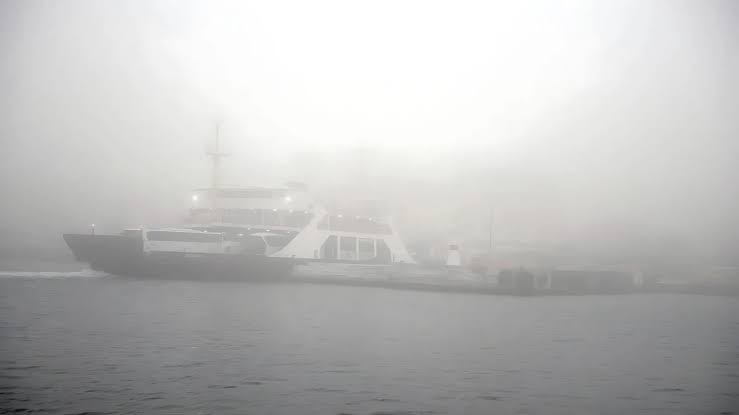 Çanakkale Boğazı’nda Sis Engeli: Gemi Geçişleri Durduruldu