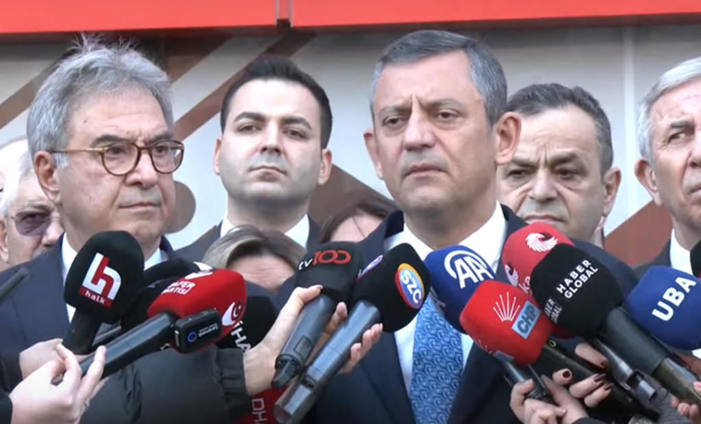 CHP Lideri Özgür Özel’den Zafer Partisi’ne Destek Ziyareti: “Hedef Sadece Ümit Özdağ Değil”