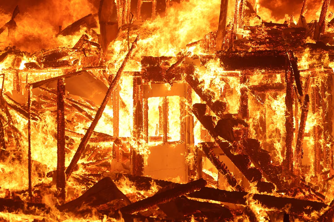 Los Angeles’ta Büyük Orman Yangını: 30.000 Kişi Tahliye Edildi