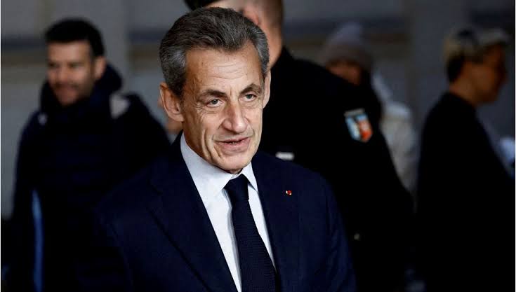 Fransa’nın Eski Cumhurbaşkanı Nicolas Sarkozy, Libya’dan Yasadışı Finansmanla İlgili Yargılanıyor