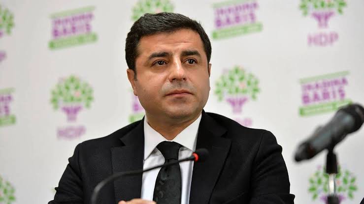 Selahattin Demirtaş’tan Barış ve Demokrasi Çağrısı
