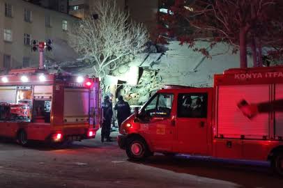 Konya’da 4 Katlı Bina Çöktü: 5 Kişi İçeride Olabileceği Tahmin Ediliyor