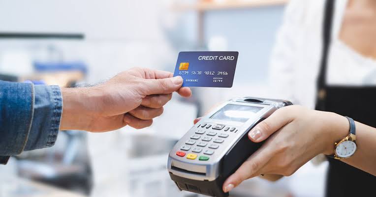 2024’te Kartlı Ödemeler Yüzde 86 Artarak 14 Trilyon Liraya Ulaştı, En Yüksek Harcama Market ve AVM’lerde Yapıldı