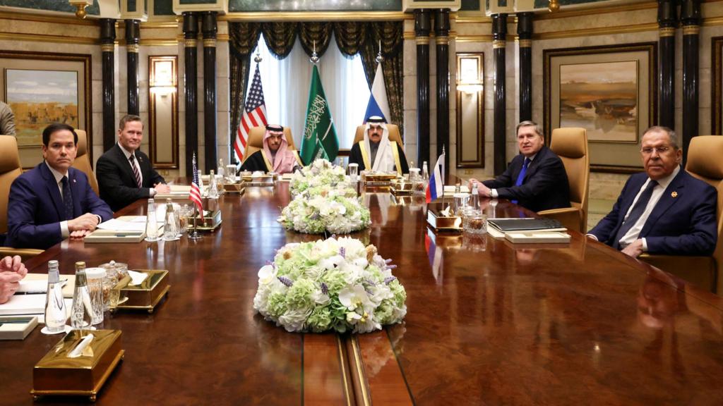 ABD ve Rusya’nın Suudi Arabistan’da Tarihi Görüşmesi: Ukrayna Savaşı İçin Çözüm Arayışı