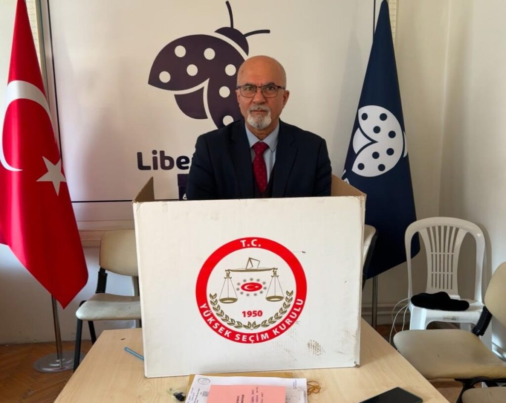 Liberal Parti’de Olağanüstü Kongre: Zübeyir Gülabi Yeniden Genel Başkan Seçildi!