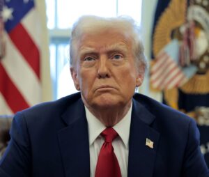 Trump’tan Yeni Ticaret Hamlesi: Meksika, Kanada ve Çin’e Gümrük Tarifesi