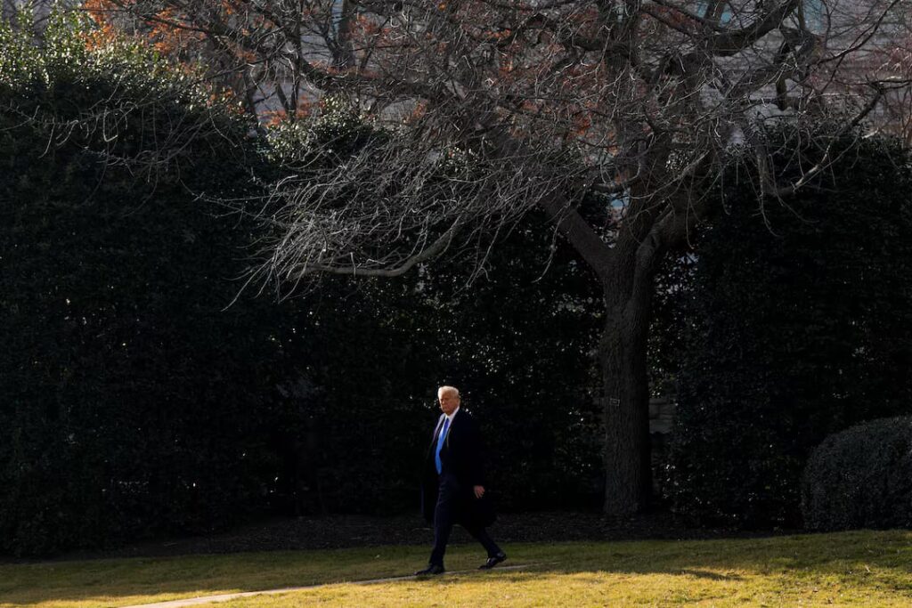 Trump’tan Güney Afrika’ya Mali Yardım Kısıtlaması: Beyaz Çiftçilere Mülteci Statüsü Verilecek