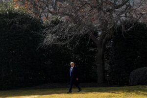 Trump’tan Güney Afrika’ya Mali Yardım Kısıtlaması: Beyaz Çiftçilere Mülteci Statüsü Verilecek