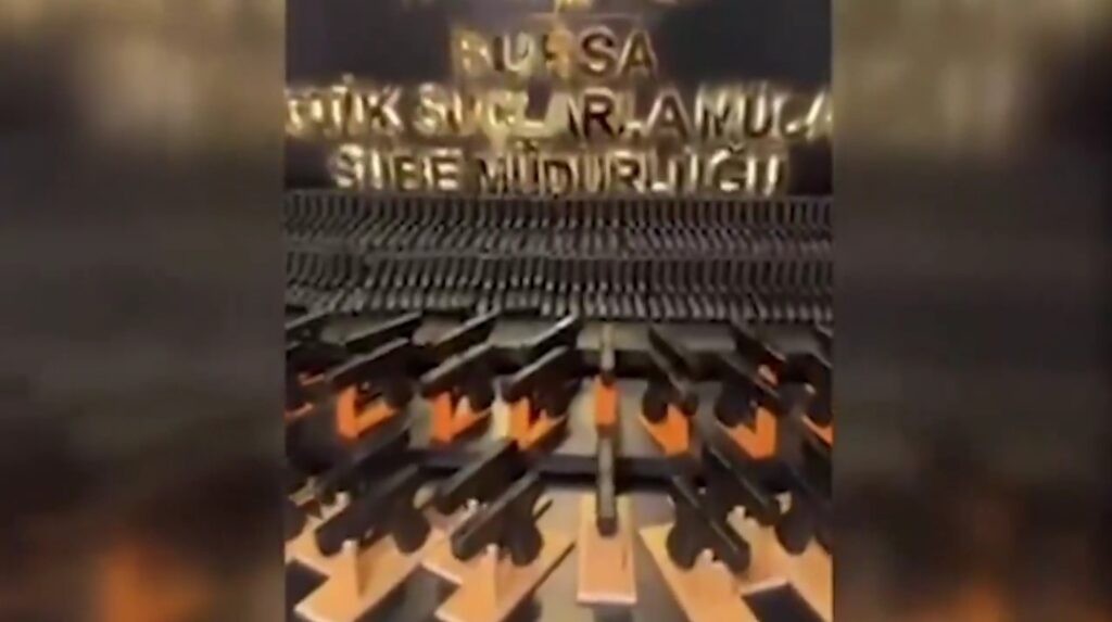 Bursa’da “MERCEK-28” Silah Operasyonu: 36 Ruhsatsız Tabanca Ele Geçirildi