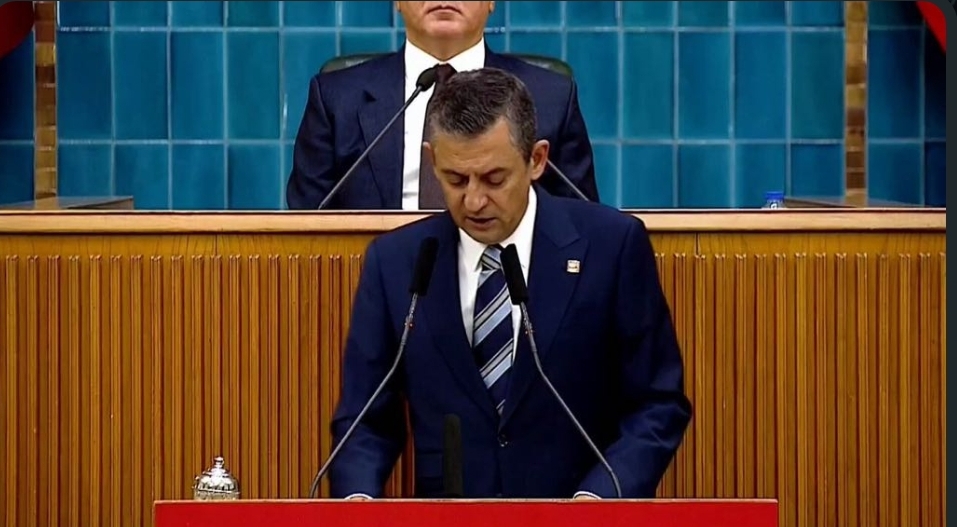CHP Genel Başkanı Özgür Özel’den Sert Açıklamalar: “Ya Hep Beraber Ya Hiçbirimiz!”