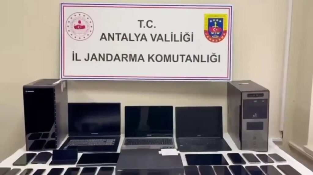 Antalya’da “HÜCRE-9” Operasyonu: 15 Şüpheli Yakalandı