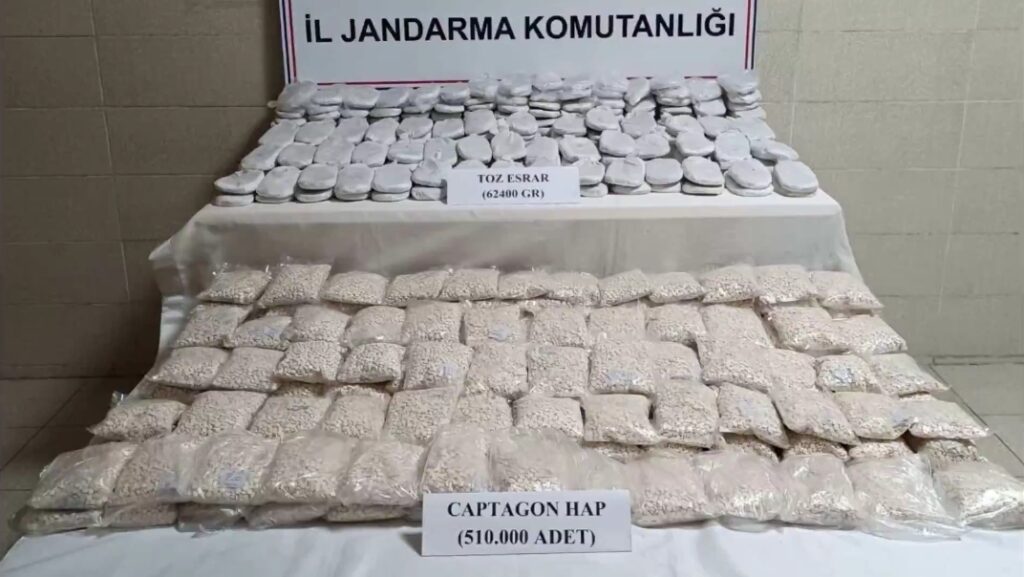 Uyuşturucu Madde ile Mücadelede Büyük Başarı: 1 Ton 806 Kg Uyuşturucu Ele Geçirildi