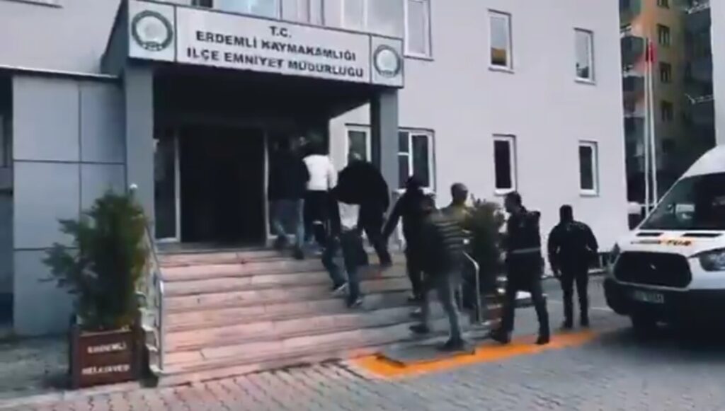Mersin’de “HÜCRE-12” Operasyonu: 22 Şüpheli Yakalandı