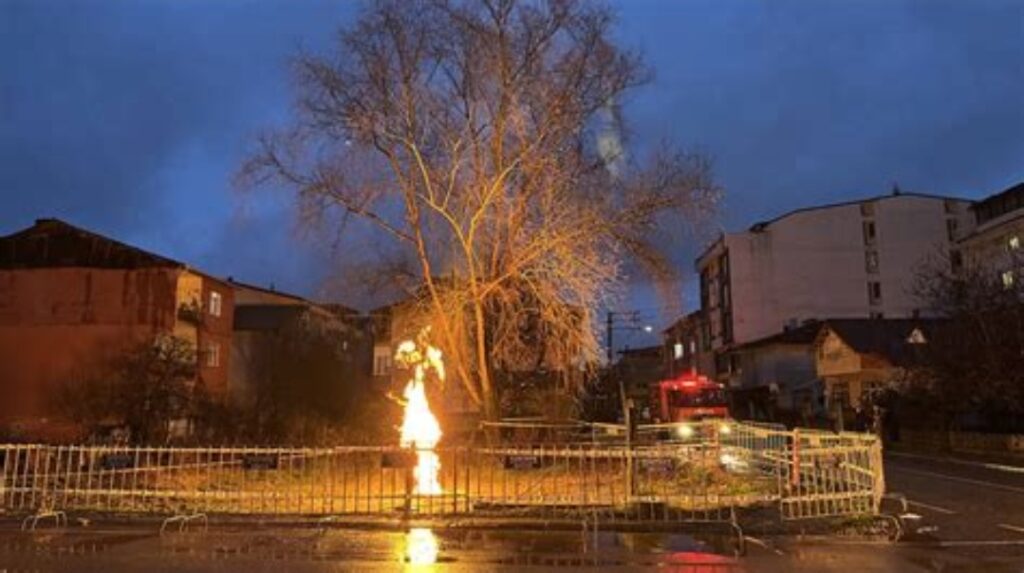 Kocaeli’de Zemin Etüdü Sırasında Açığa Çıkan Metan Gazı Halen Yanıyor