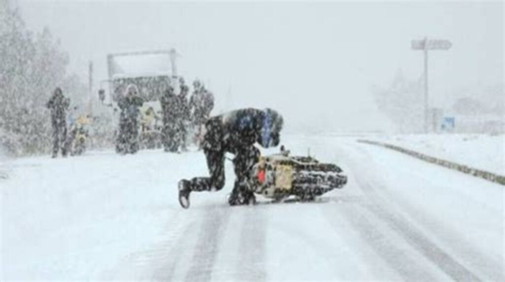 Zonguldak’ta Motokuryelere Kar Engeli: Trafiğe Çıkmaları Yasaklandı!