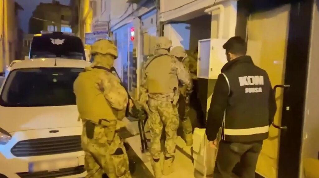 Organize Suç Örgütlerine Büyük Darbe!: 6 İlde 74 Şüpheli Yakalandı