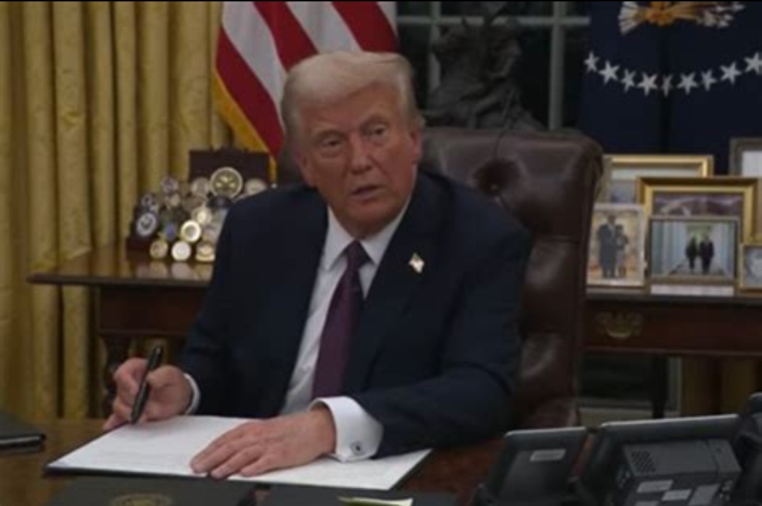 Trump’tan Sert Gümrük Vergisi Hamlesi: Meksika, Kanada ve Çin’e Ek Tarifeler Geliyor!