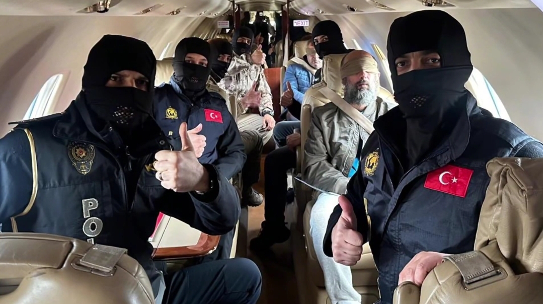 Bakan Yerlikaya: Kırmızı Bültenle Aranan Sinan Memi ve Atakan Avcı Yakalandı