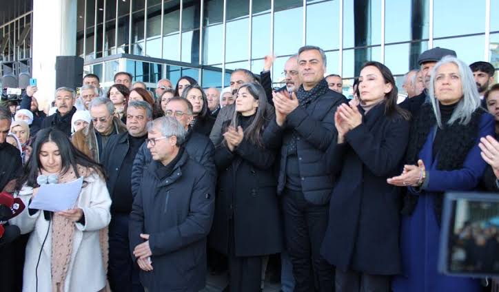 Van BB Başkanı Abdullah Zeydan Görevden Uzaklaştırıldı! Yerine Van Valisi Ozan Balcı Atandı