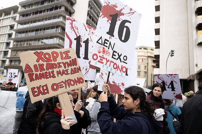Yunanistan’da Tren Kazasının 2. Yıl Dönümünde Çatışmalar Çıktı! Ülke Genelinde Hayat Durdu