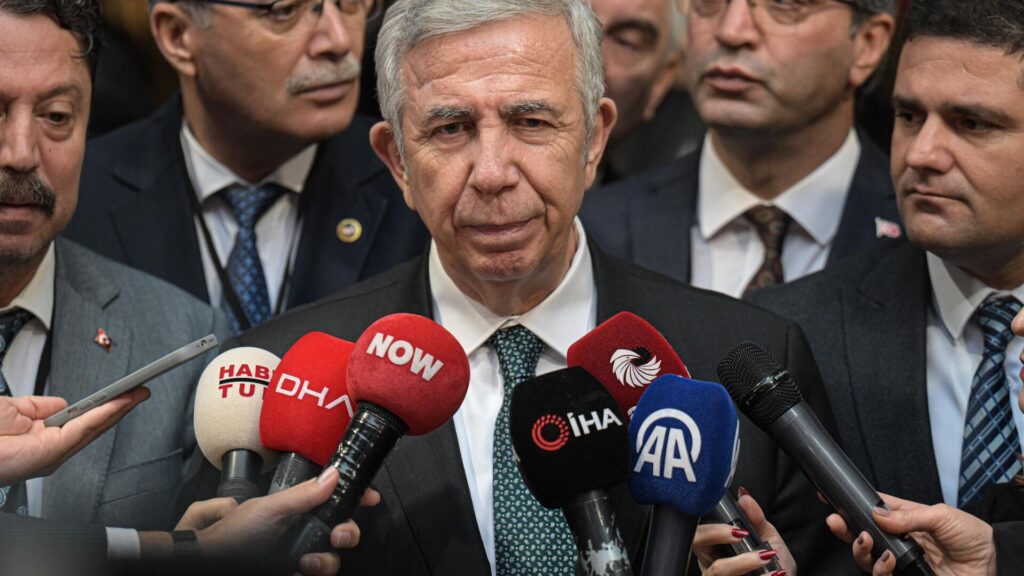 CHP’de Kavga Bekleyenler İstediği Yanıtı Alamadı! Mansur Yavaş, Adaylık Sorularına Yanıt Vermedi