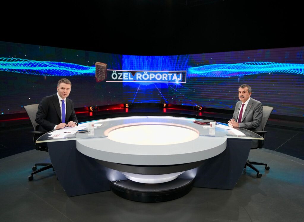 MEB Bakanı Yusuf Tekin’den Tartışma Yaratacak Açıklama: “Kendi Öğretmenlerimizi Yetiştireceğiz”