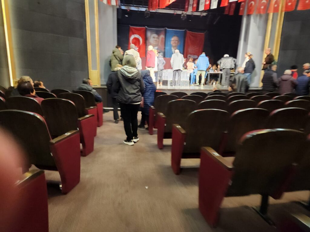 Zonguldak Merkez’de Ekrem İmamoğlu İçin Oy Verme İşlemi Başladı! Vatandaşlardan Yoğun İlgi