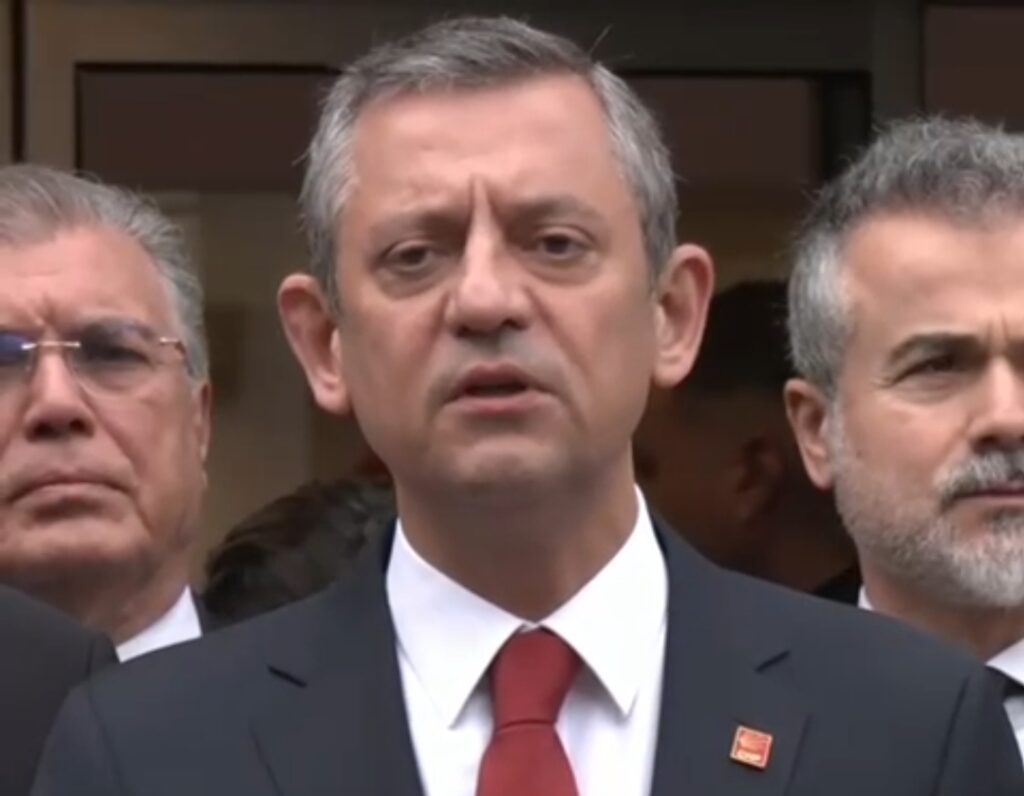 CHP Genel Başkanı Özgür Özel, Hükümete Altın Hesabı Eleştirisi Yaptı: “Tayyip Bey, Emeklinin Alım Gücünü Düşürdü!”