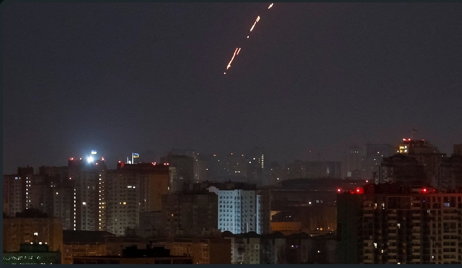 Moskova’ya Ukrayna’nın En Büyük İHA Saldırısı: 2 Havaalanı Kapatıldı