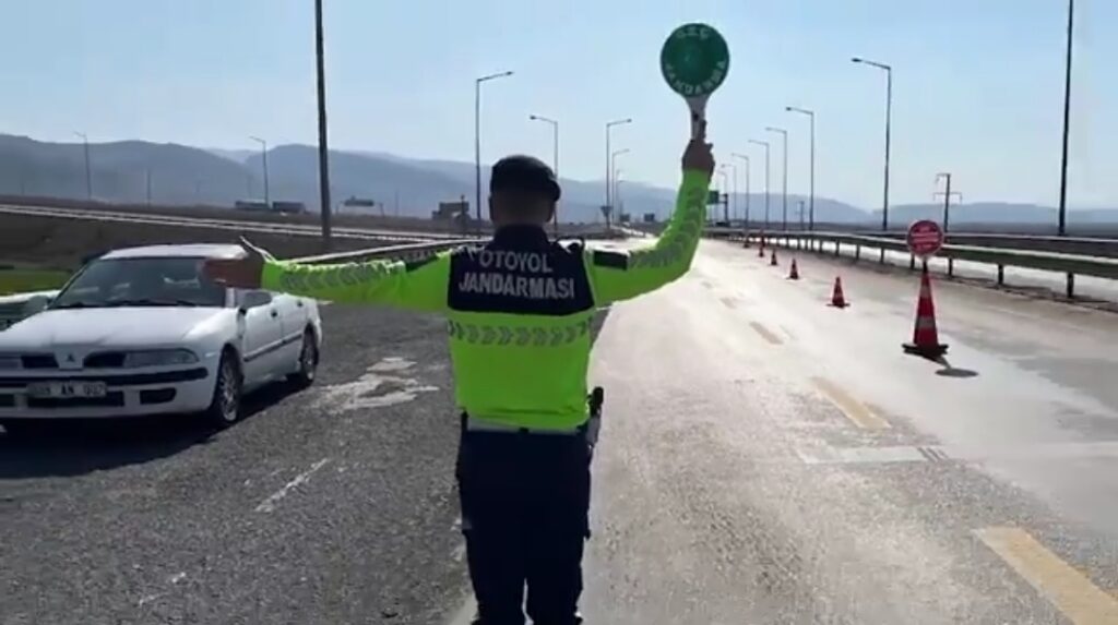 Trafikte Sıkı Denetim: 566 Bin 903 Araç ve Sürücüye İşlem Yapıldı!