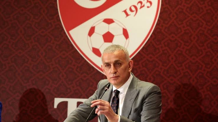 TFF Başkanı Hacıosmanoğlu: “Derbiyi Kadın Hakem Yönetmeli!”