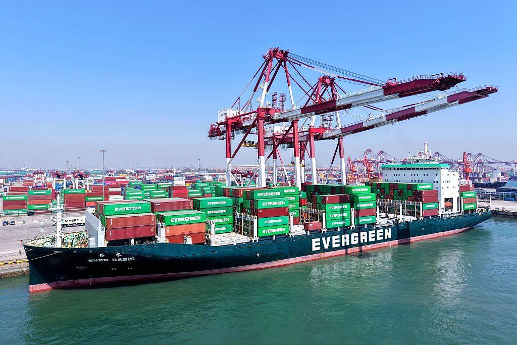 Çin Ekonomisi Beklentileri Aştı: %5,4 Büyüme ile Sürpriz Yaptı, Ancak ABD Tarifeleri Tehdit Oluşturuyor