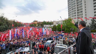 Özgür Özel’den 23 Nisan’da Anlamlı Mesaj: “Atamızla Aramıza Barikat Kabul Etmeyiz, Yıkar Geçeriz”