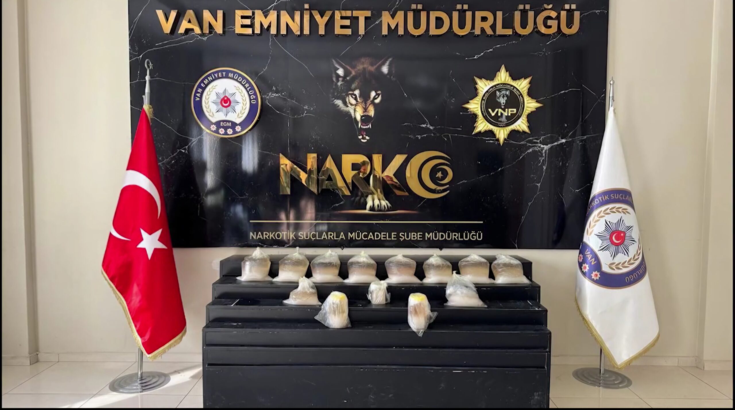 İçişleri Bakanı Ali Yerlikaya: 484 kg Uyuşturucu Madde ve 7 Milyon 830 Bin Uyuşturucu Hap Ele Geçirildi!