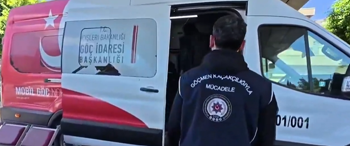 Göçmen Kaçakçılığına Darbe! 388 Bin 809 Kişi Kontrol Edildi, 723 Düzensiz Göçmen Yakalandı