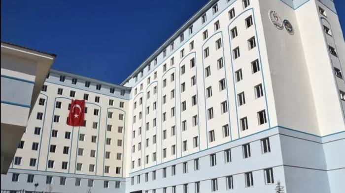 Bayburt KYK Kız Öğrenci Yurdunda  “Öğrenci Bıçaklandı” iddialarına yalanlama!