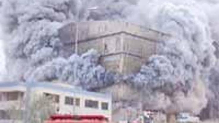 İstanbul İkitelli’de Kimya Deposunda Korkutan Yangın! Otomobiller Küle Döndü