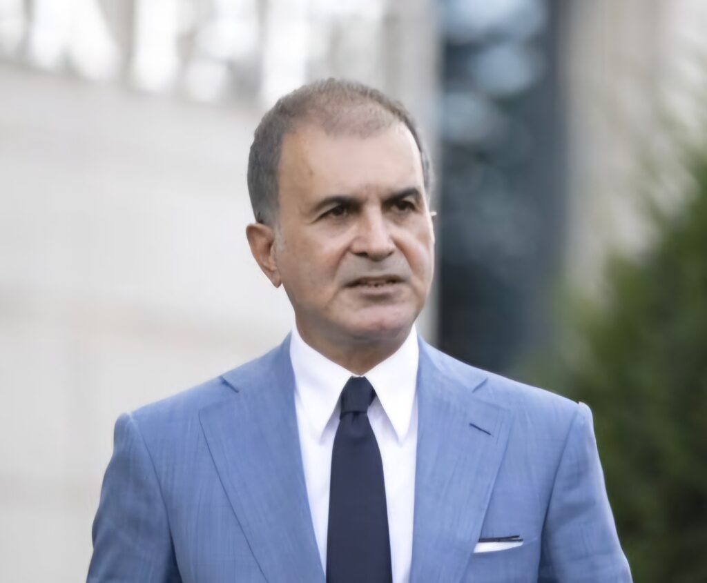 AK Parti Sözcüsü Çelik: CHP Genel Başkanı Özgür Özel’e Yapılan Saldırıyı Lanetledi