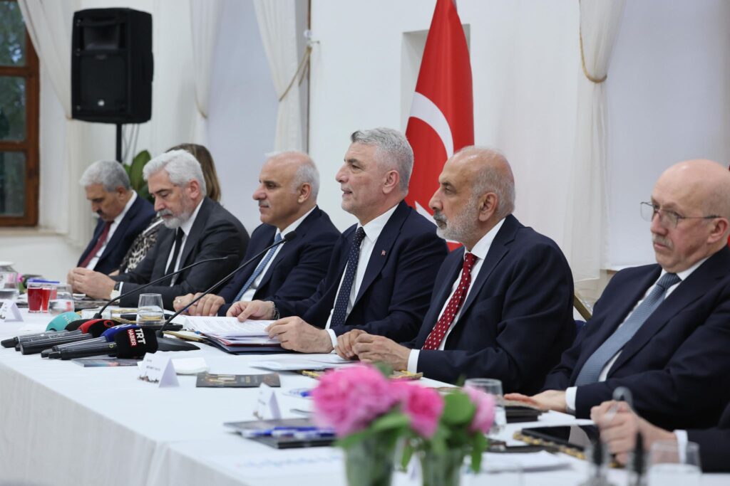 Ticaret Bakanı Ömer Bolat’tan Diyarbakır’a KOOPDES Müjdesi: Makine ve Personel Desteği Artırıldı!